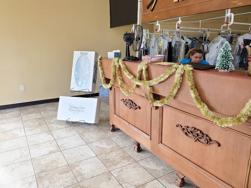 Sage Cleaners: Valrico Dry Cleaners & Laundry Service gallery image 1