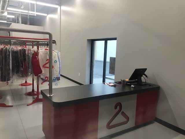 Red Hanger - Saratoga Springs gallery image 2