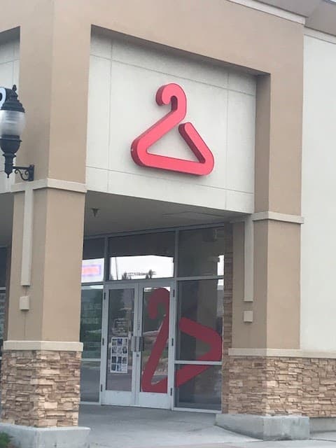 Red Hanger - Saratoga Springs gallery image 7