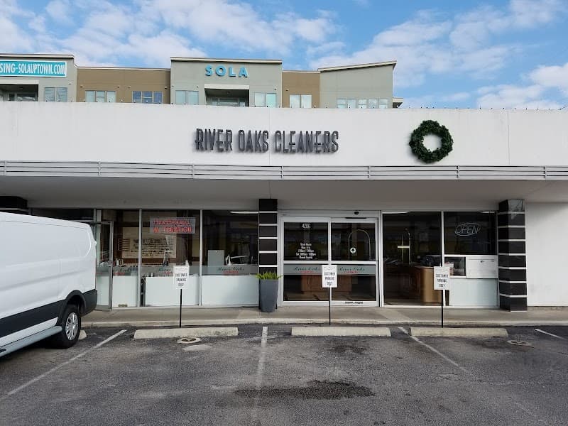 River Oaks Cleaners gallery image 4