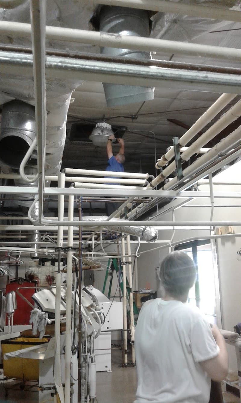 Top Line Cleaners gallery image 2